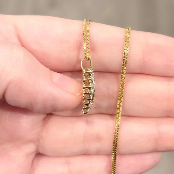 Vintage 10K Gold Open Heart Diamond Pendant: Dainty Feminine Charm - Picture 8 of 12